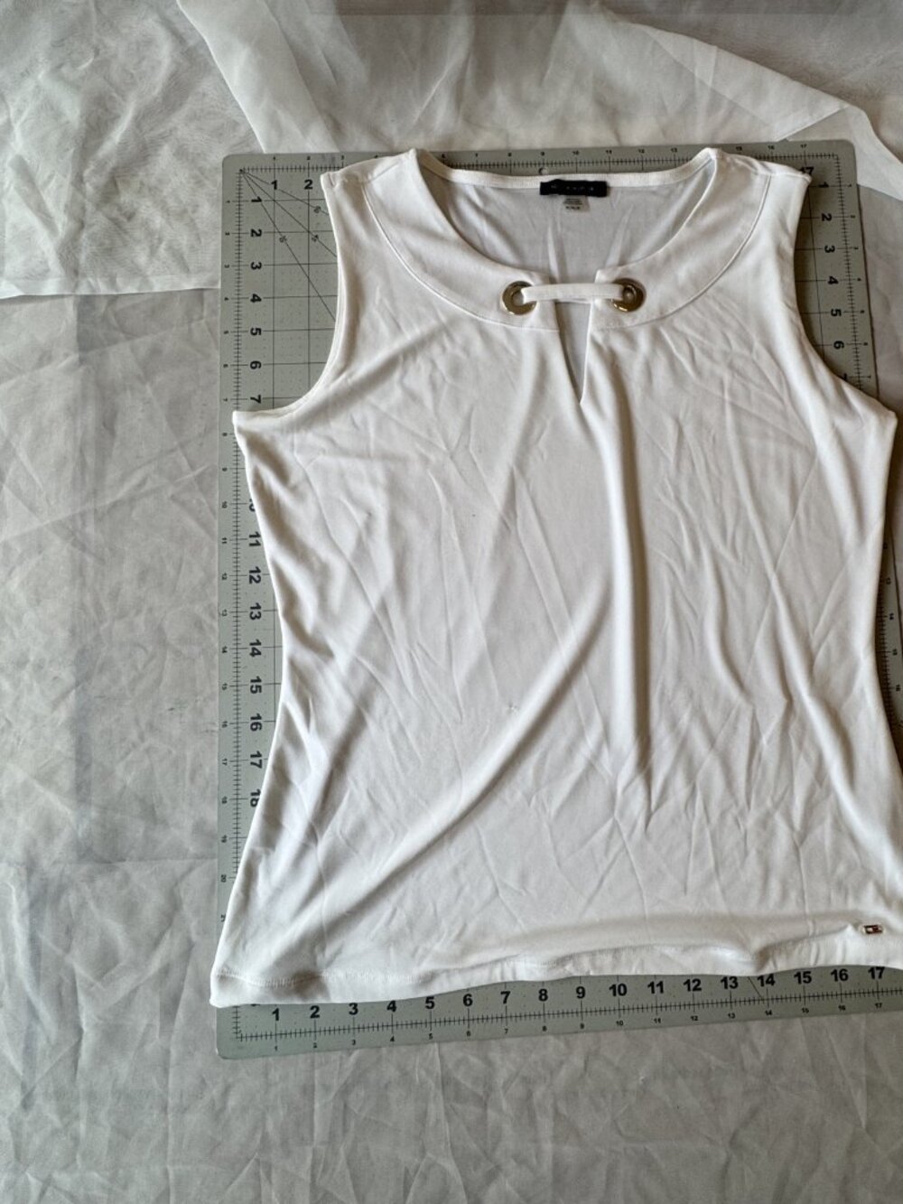 Tommy Hilfiger White Sleeveless Keyhole Knit Top Size M